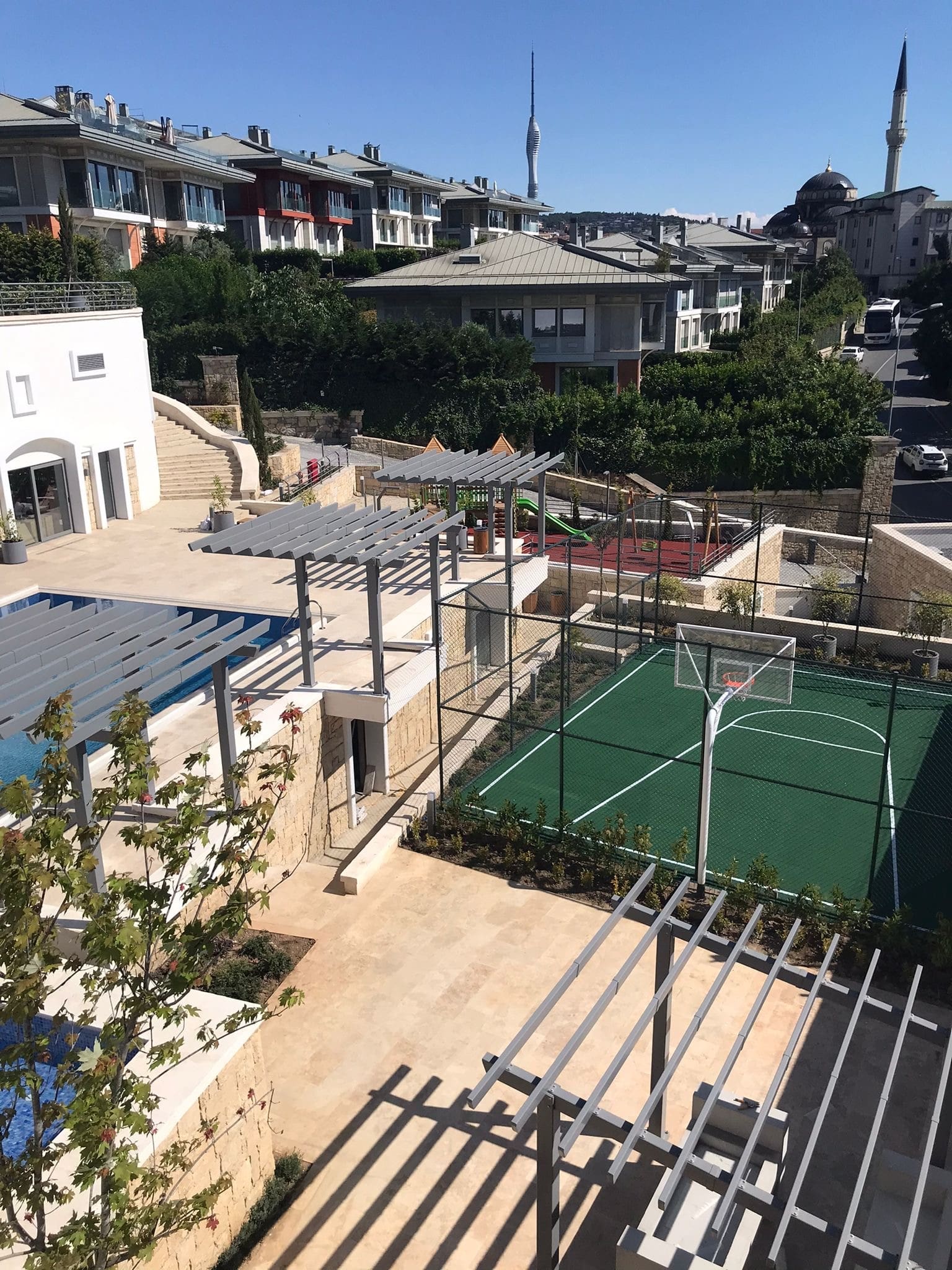 Ant Teras Nev - Kamelya