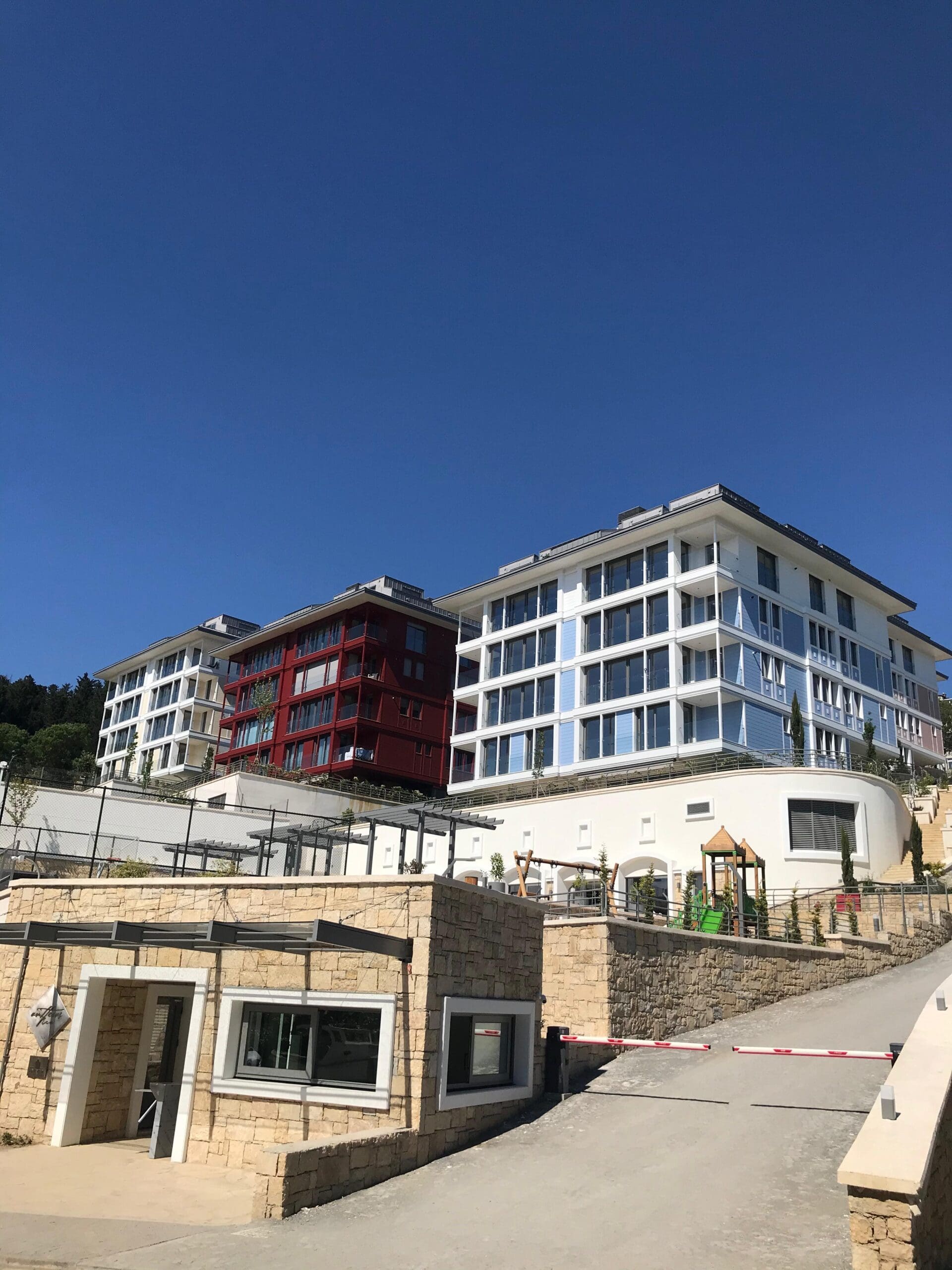 Ant Teras Nev - Kamelya 